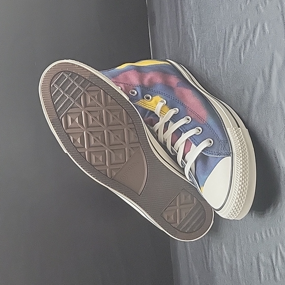 Converse High Top Brand new. - Picture 4 of 14